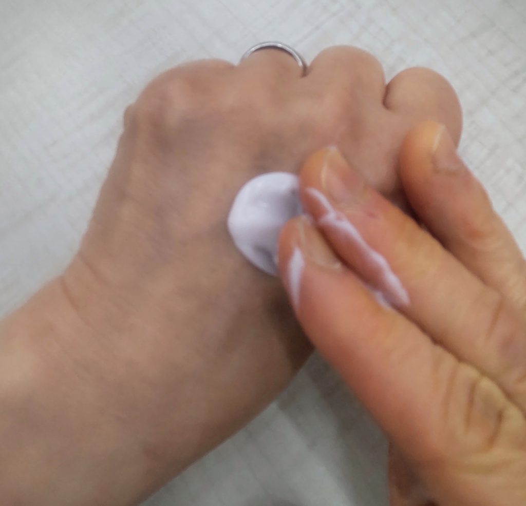 手　ハンドクリーム