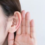 耳鳴り、聞こえにくさ、耳の不調が気になる女性